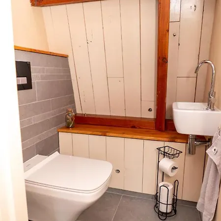 Klein Polderhuis - Bollenschuur * Roelofarendsveen